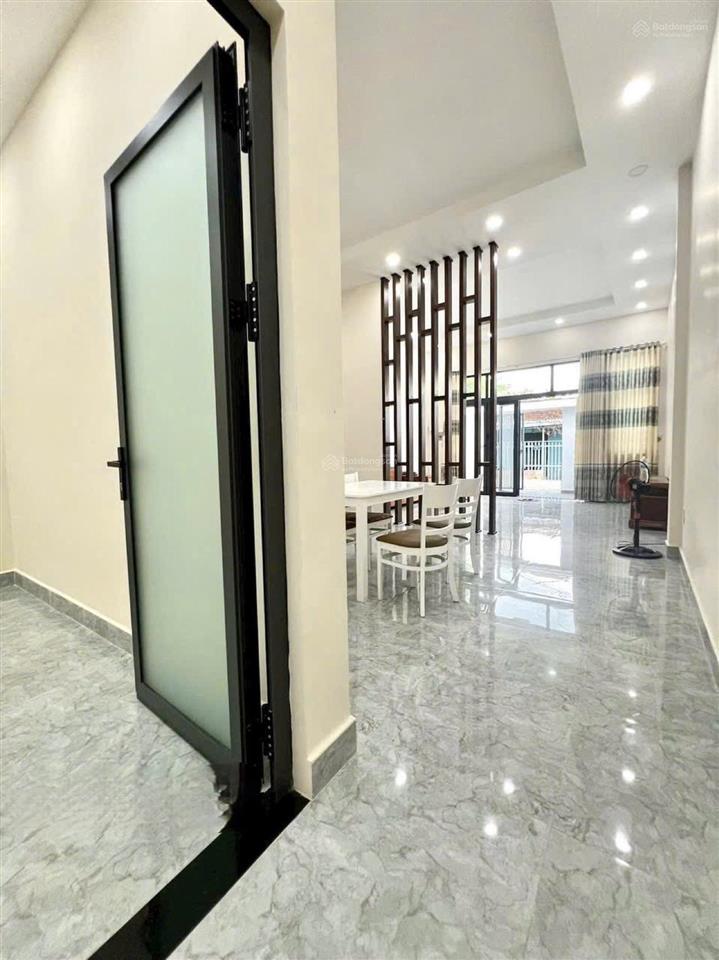 Tuấn nhà đẹp nhà 102m 3,6 tỷ hẻm xe hơi nguyễn văn tạo long thới nhà bè cách phú mỹ hưng 15 phút
