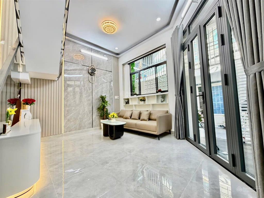 Tuấn nhà đẹp 4,59 tỷ cho căn nhà mới đẹp rộng full nội thất ngay trung tâm nhà bè đường huỳnh tấn