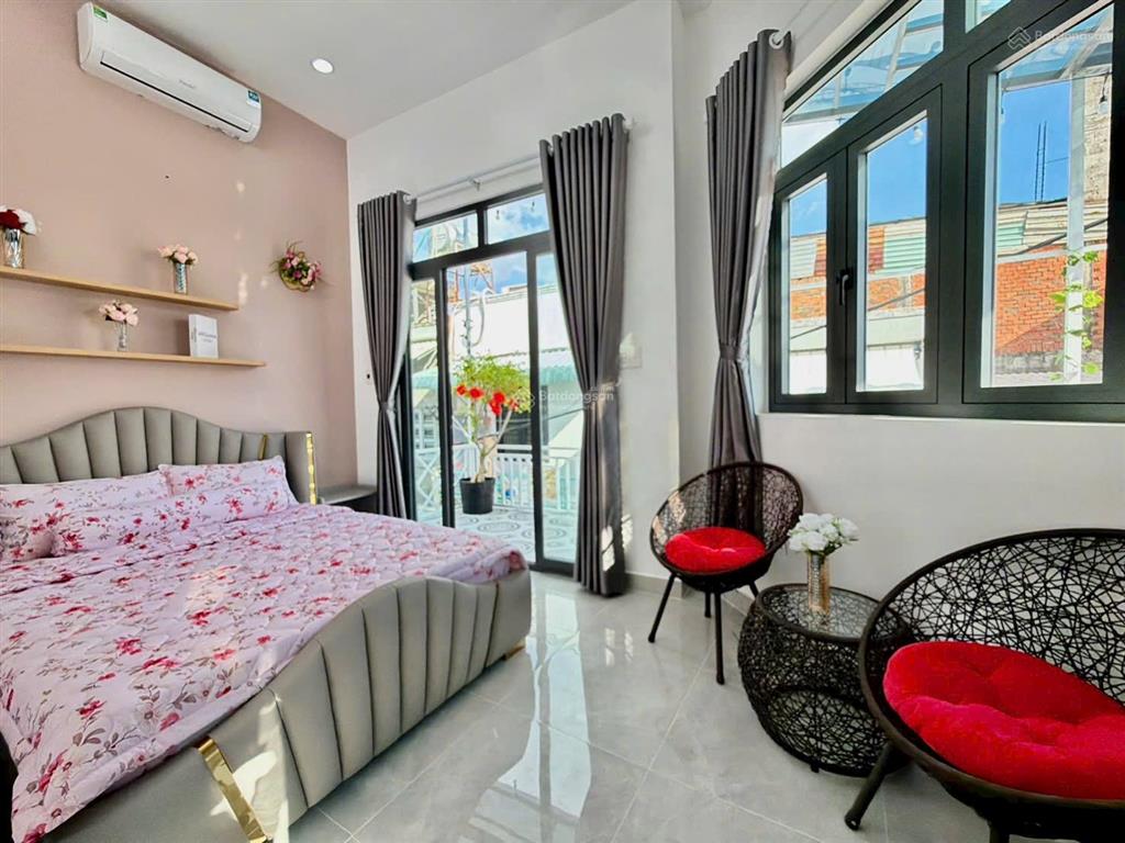 Tuấn nhà đẹp 4,59 tỷ cho căn nhà mới đẹp rộng full nội thất ngay trung tâm nhà bè đường huỳnh tấn