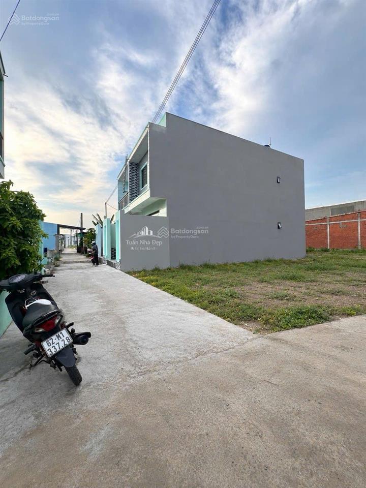Tuấn nhà đẹp 2,6 tỷ nhà mới 83.7m2 hẻm xe hơi tại long hậu giáp nhà bè cách phú mỹ hưng 25 phút
