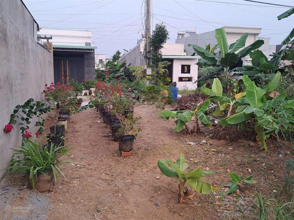 Tuấn nhà đẹp 90m đất 2,05tỷ đường 12m sát bên công viên gần trung tâm thương mại thái sơn long hậu