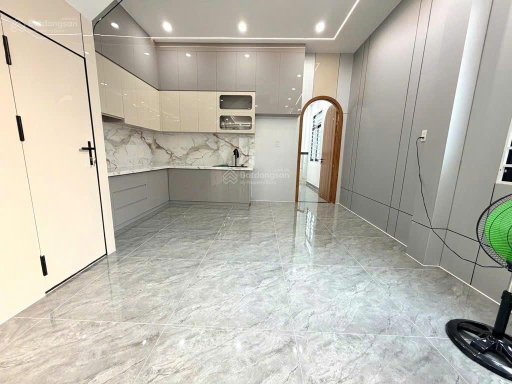 Bán nhà nguyễn văn khối lô góc 2 mặt hxh  2 tầng ( 4.5 x 16m) gần cv làng hoa