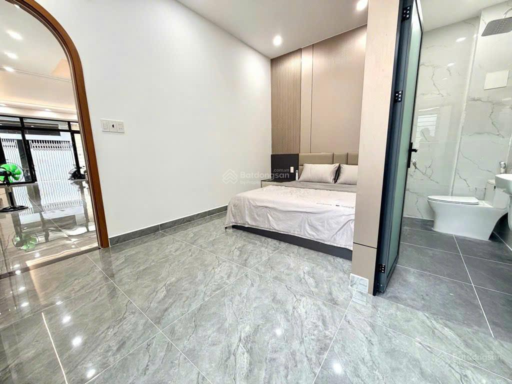 Bán nhà nguyễn văn khối lô góc 2 mặt hxh  2 tầng ( 4.5 x 16m) gần cv làng hoa
