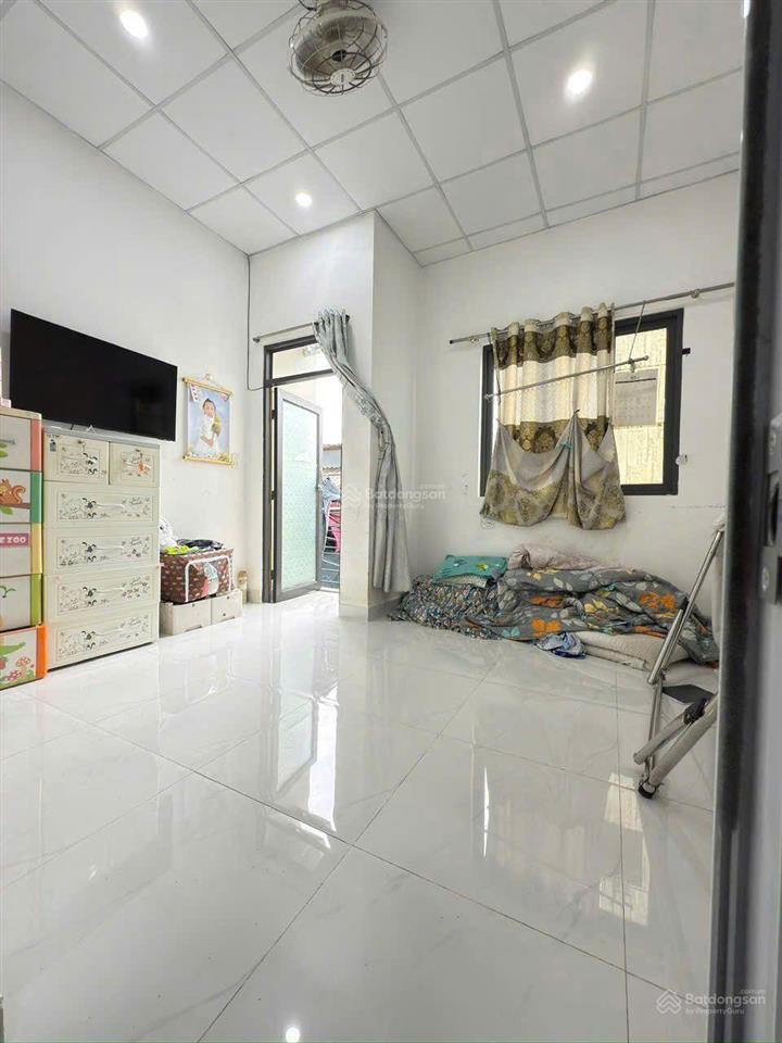 Đừng bỏ lỡ ! tl10 vài bước chân qua q6 2 tầng 4x4.5m ko qh ko lộ giới shr hẻm thông chỉ hơn 2 tỷ
