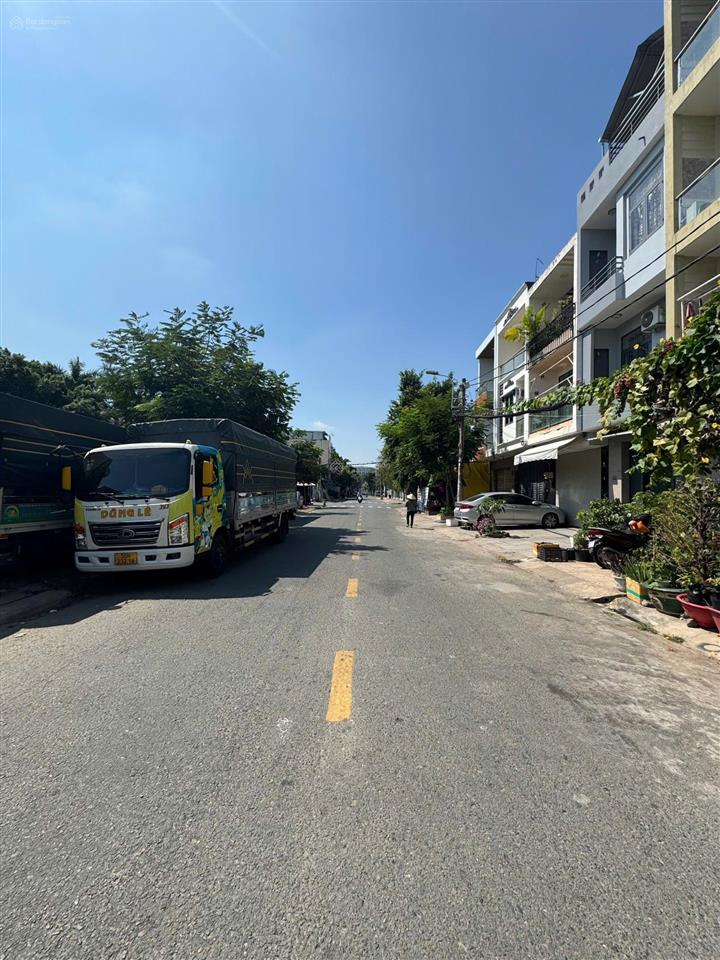 Khu tên lửa mặt tiền đường số bốn tầng 4x16m ko lộ giới đường nhựa 8m lề 4.5m chỉ hơn 8 tỷ tl