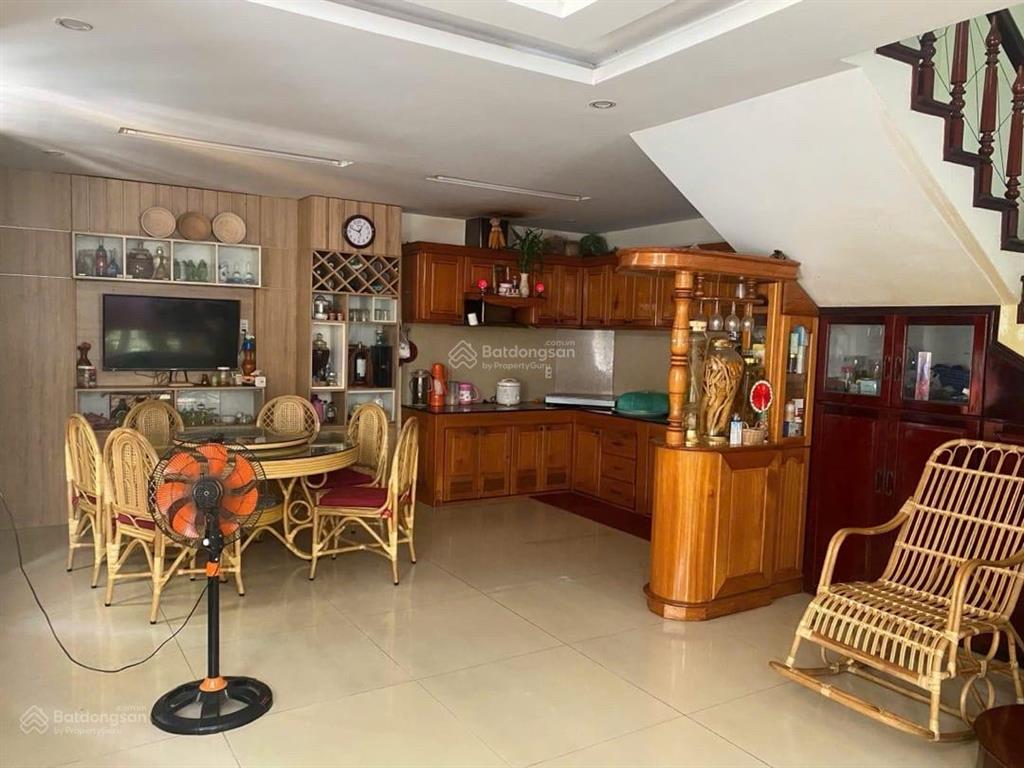 Nhà 3 tầng lô góc 2 mặt tiền huỳnh ngọc huệ lô đẹp hiếm  diện tích khủng gần 150m²  chỉ 1x tỷ