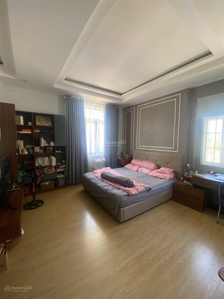 Nhà 3 tầng lô góc 2 mặt tiền huỳnh ngọc huệ lô đẹp hiếm  diện tích khủng gần 150m²  chỉ 1x tỷ