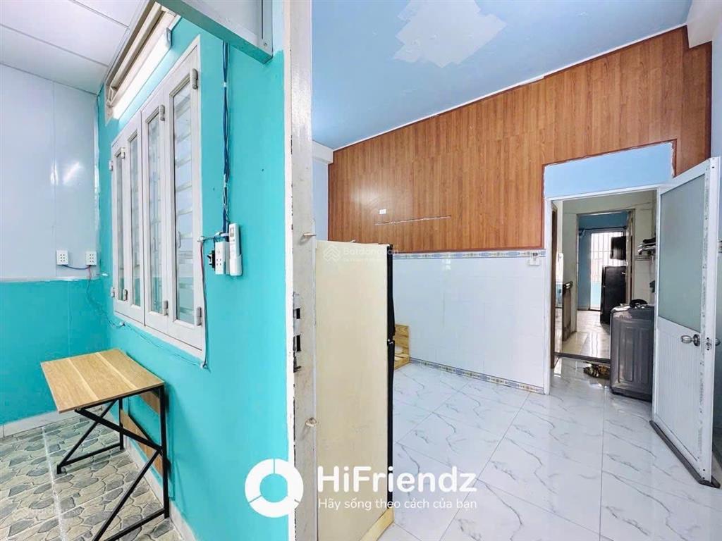 Căn hộ 2 phòng ngủ full nội thất có ban công, máy giặt riêng ngay lũy bán bích