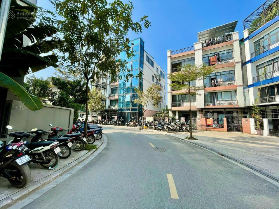 Hàng hiếm  mặt phố trịnh văn bô  vị trí vàng  300m2/sàn  7 tầng  mt 12.5m  kd đa dạng