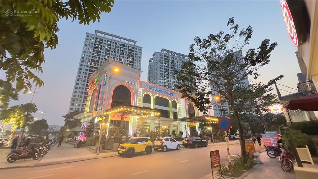 Hàng hiếm  mặt phố trịnh văn bô  vị trí vàng  300m2/sàn  7 tầng  mt 12.5m  kd đa dạng