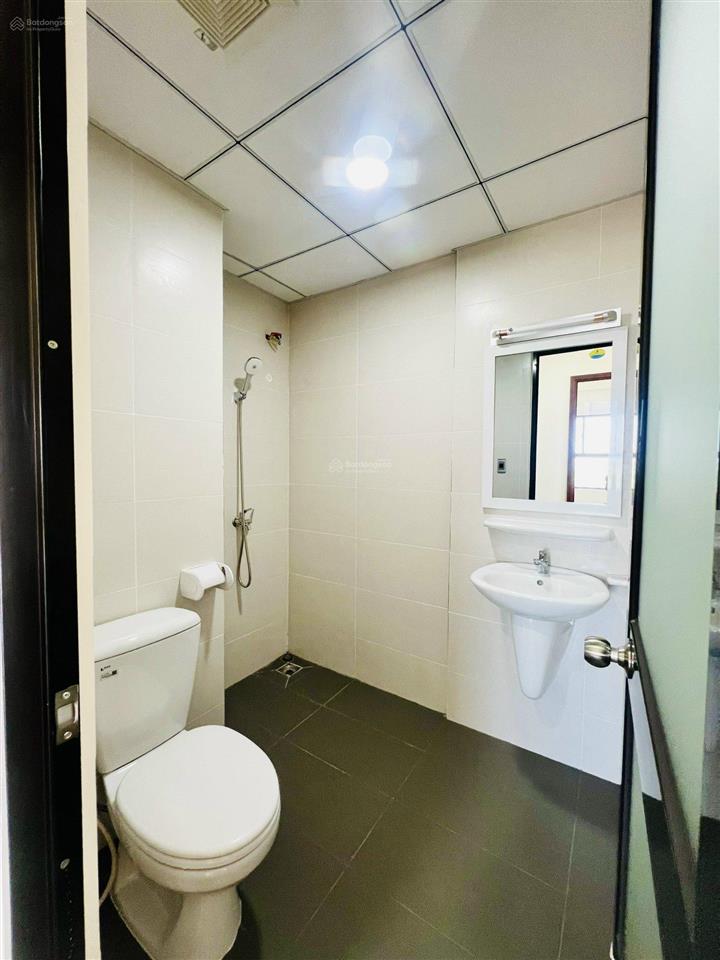 Cho thuê căn hộ có nội thất  dt 51m2 1pn + 1 giá 4tr/tháng