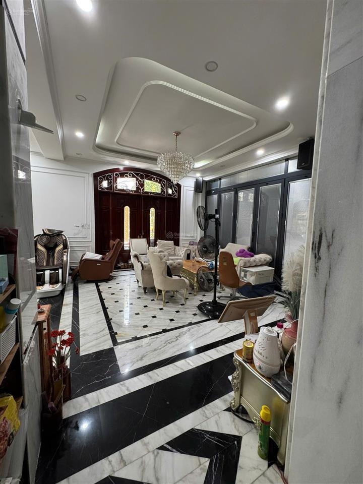 Cần bán biệt thự him lam 6a  dt 12.5x20m giá 38.5 tỷ nhà có hầm nội thất xịn sò.  0903 870 ***