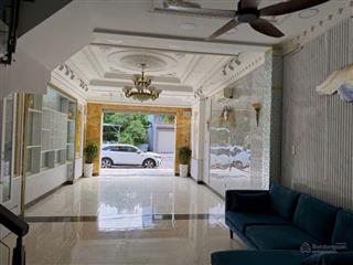 Nhà đẹp full nội thất khu vip huỳnh thị đồng. đường 20m. ngang to xe hơi ngủ trong nhà. giá 12.5 tỷ