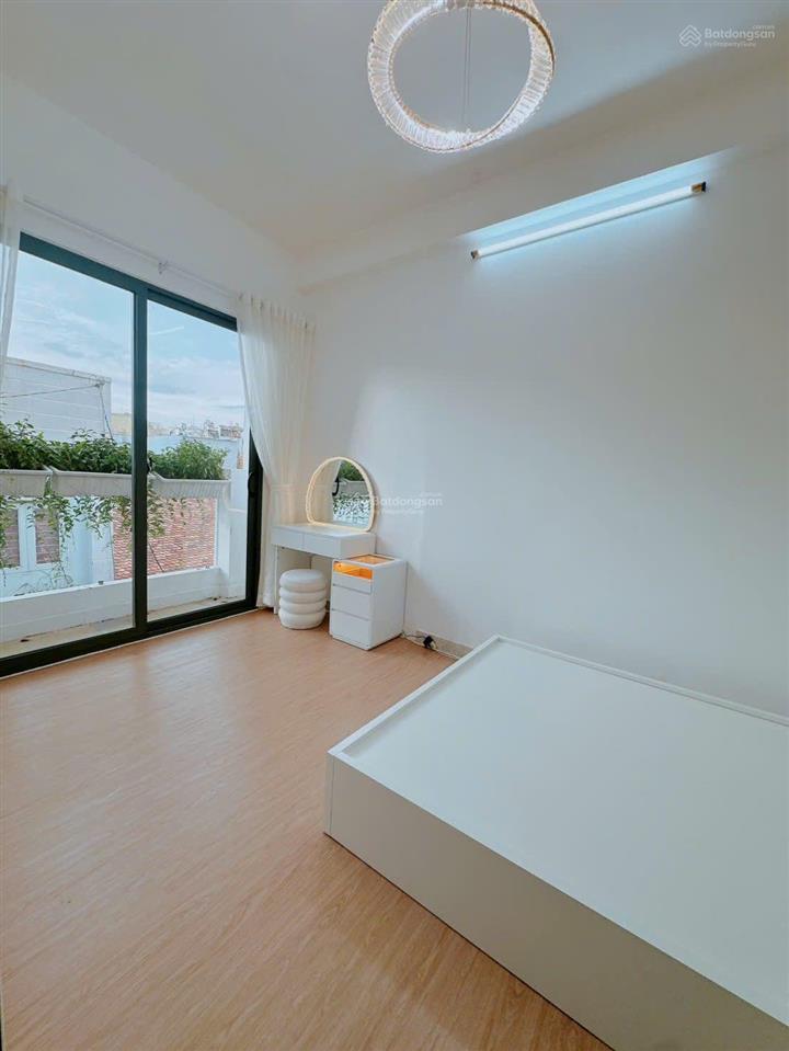 Bán nhà q11 7.7 tỷ mặt tiền thụt kd tốt đường lạc long quân, quận 11