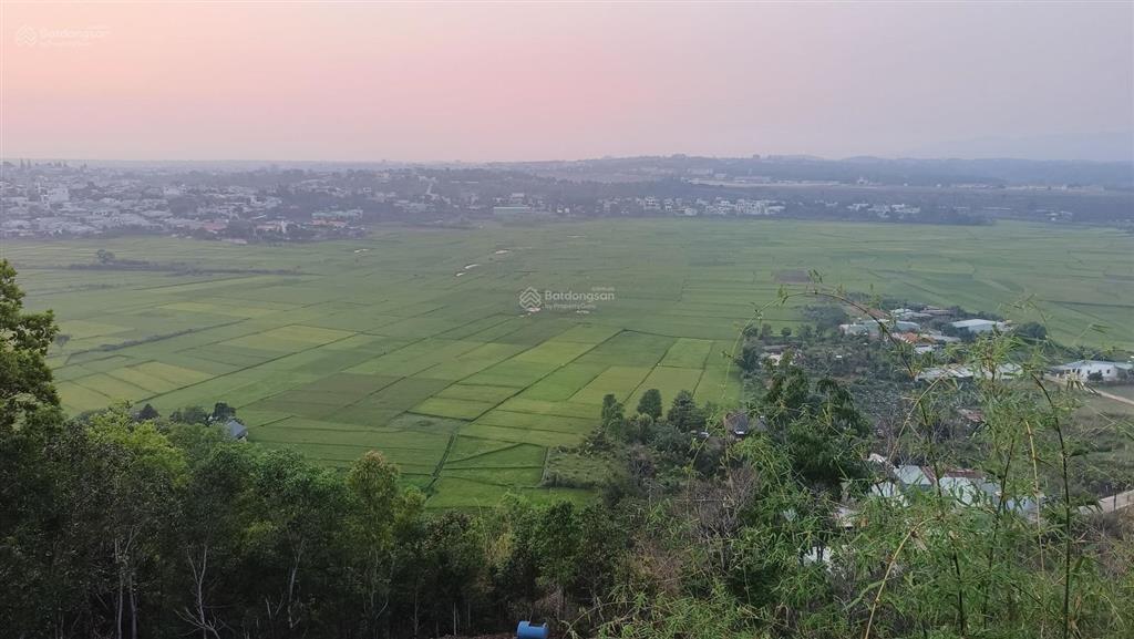 Bán 6 sào đất ngay tại trung tâm pleiku, tỉnh gia lai. phù hợp làm nhà hàng, quán cf view đẹp