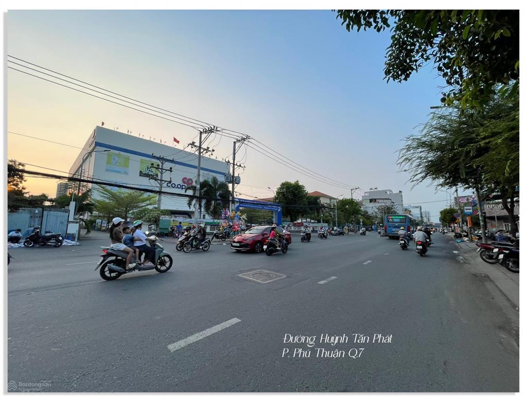 Thửa đất 4x17,7m hẻm 6m huỳnh tấn phát quận 7