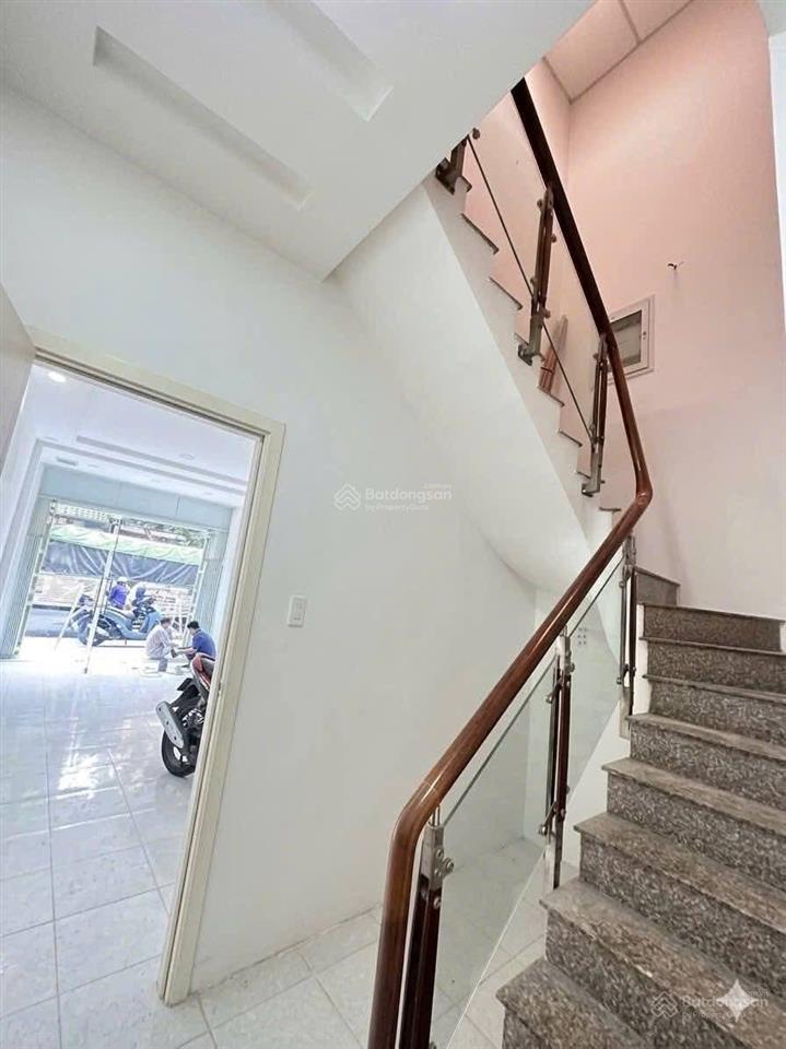 Cho thuê nhà mt 74 lò siêu khu kd sầm uất ngay 3/2. hồng bàng...
