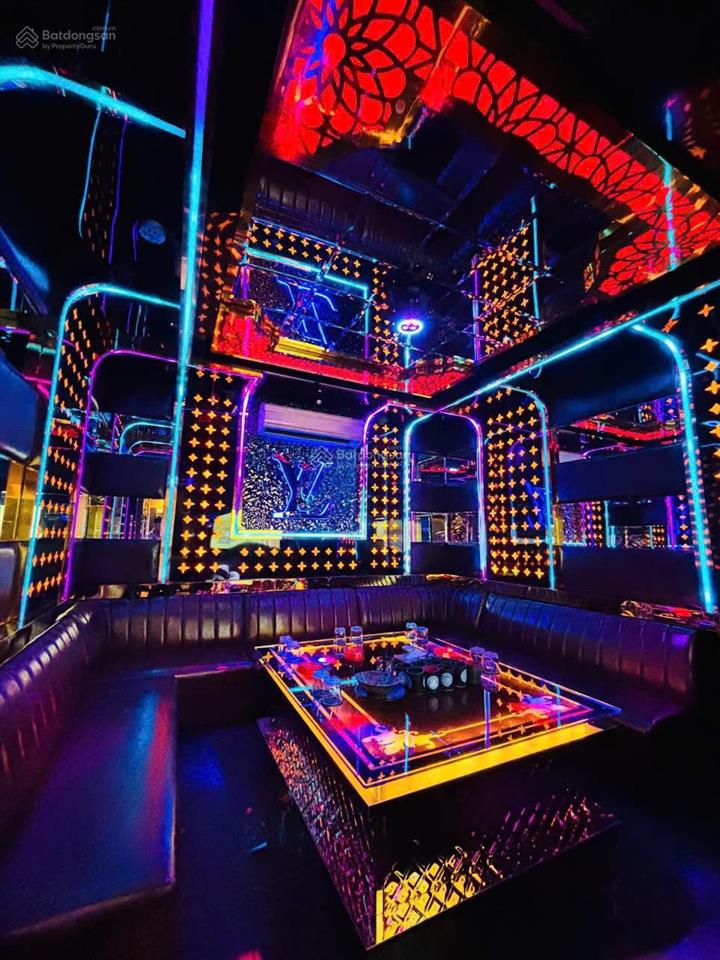 Cho thuê hoặc sang nhượng ktv trang bị đầy đủ tại quận 5