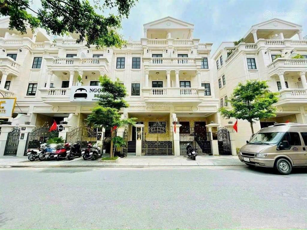 Nhà phố cityland park hills ngay lotte mart gò vấp, 1 hầm  4 lầu, thang máy  full máy lạnh