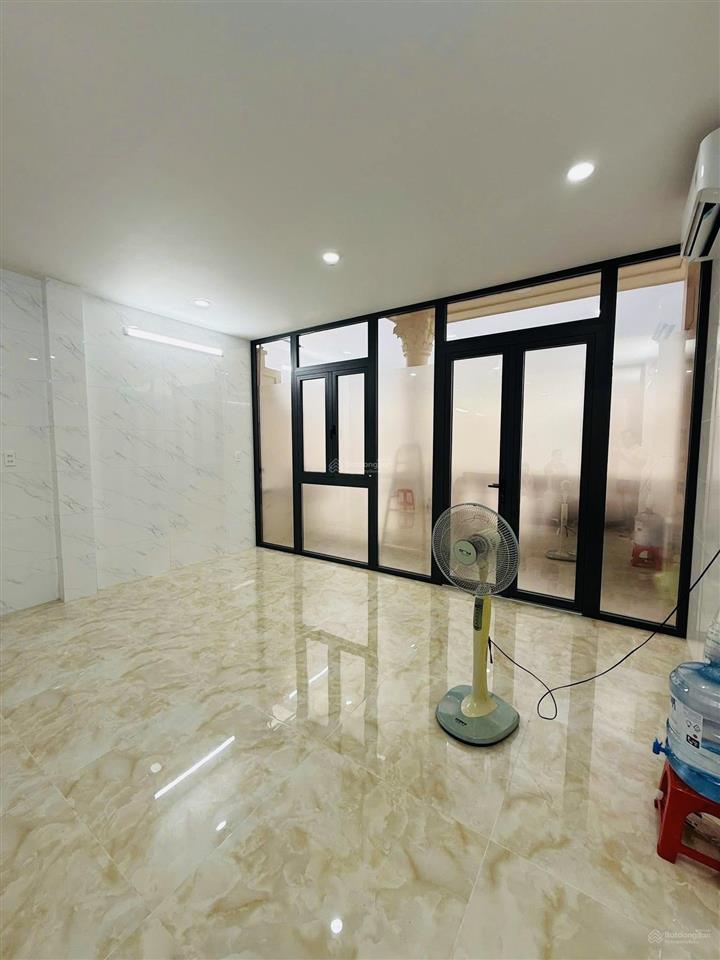 Cho thuê nhà phố cityland park hills gò vấp, 1 hầm 4 lầu, có thang máy, full máy lạnh, giá 45 triệu