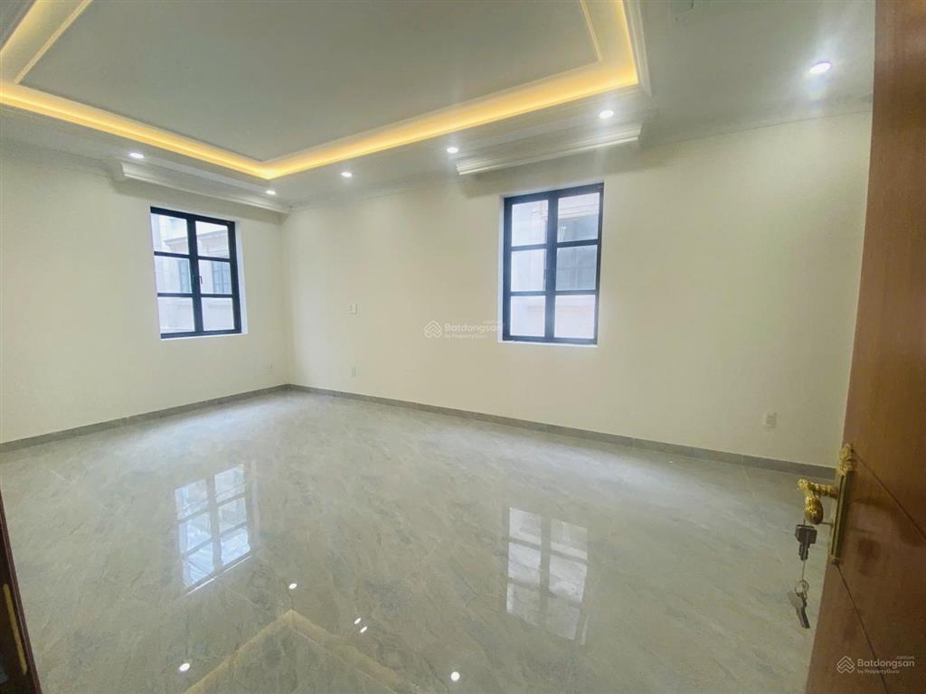 Cho thuê biệt thự cityland park hills p.10 gò vấp, dt 10x20m, 1 trệt 3 lầu, có thang máy, máy lạnh