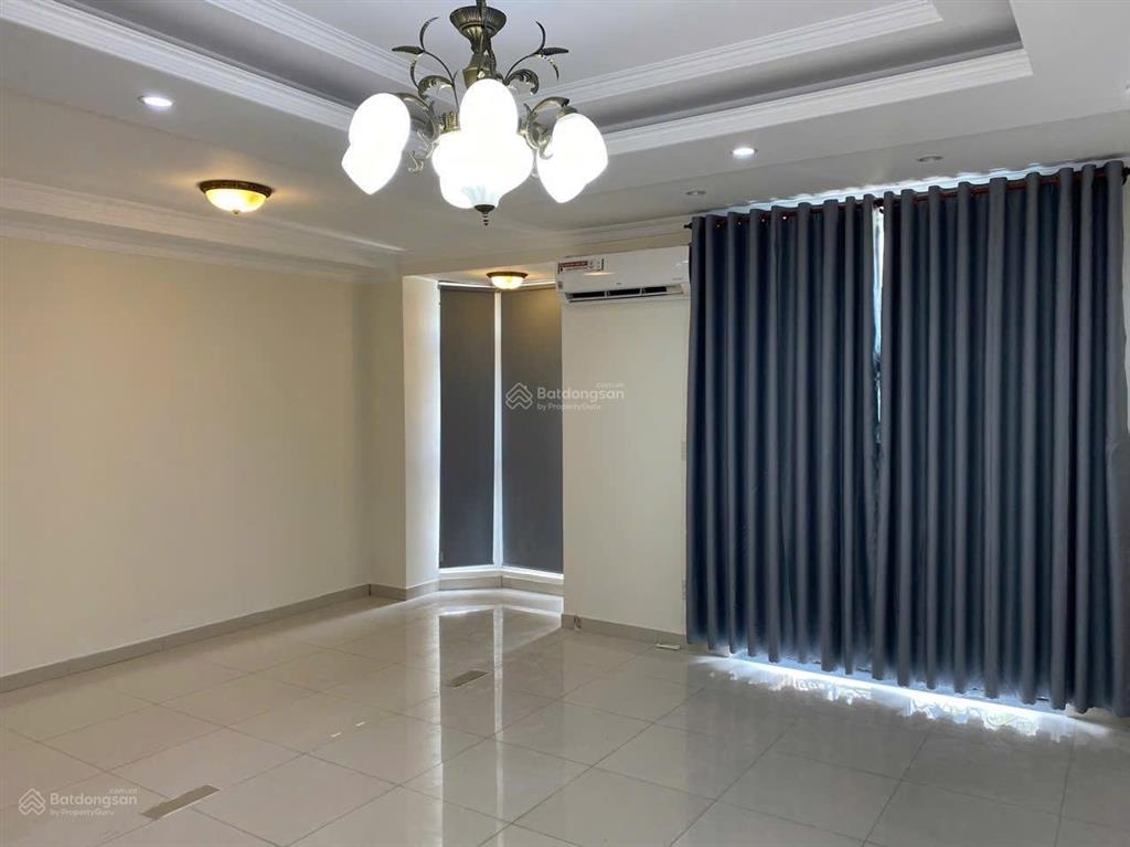 Cho thuê biệt thự cityland garden hills ngay emart gò vấp  6x20m  1 hầm 4 lầu  giá 45 triệu