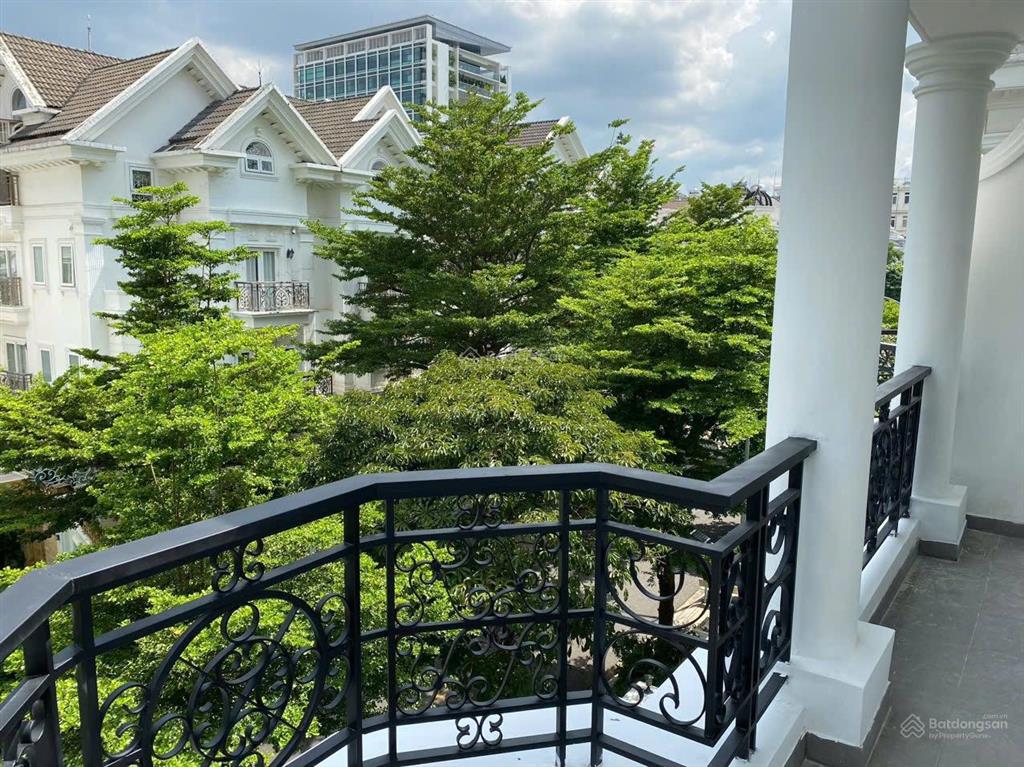Cho thuê biệt thự cityland garden hills ngay emart gò vấp  6x20m  1 hầm 4 lầu  giá 45 triệu