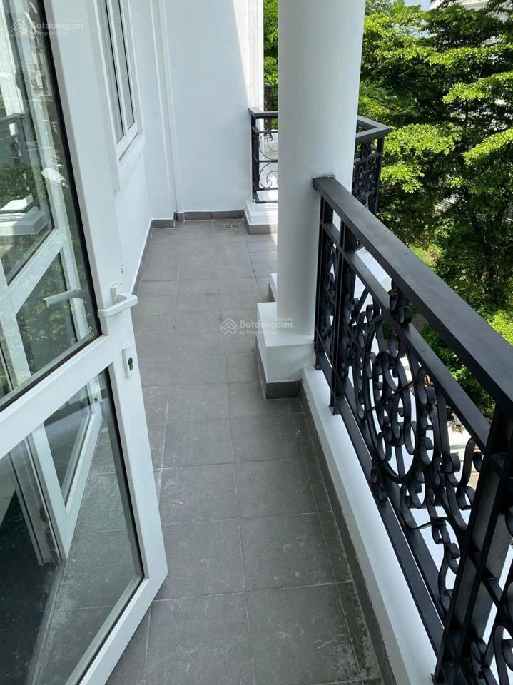 Cho thuê biệt thự cityland garden hills ngay emart gò vấp  6x20m  1 hầm 4 lầu  giá 45 triệu