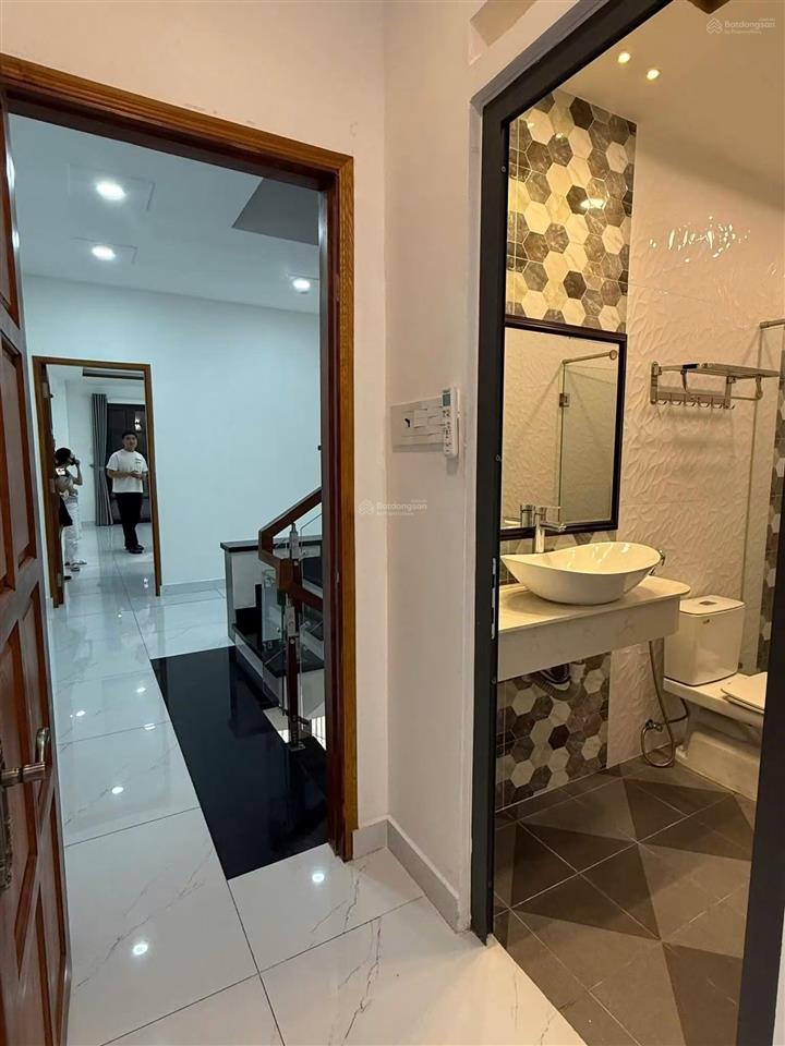 Cho thuê nhà nguyên căn kdc cityland park hills gò vấp  5x20m  1 hầm 4 lầu  giá 40 triệu/tháng