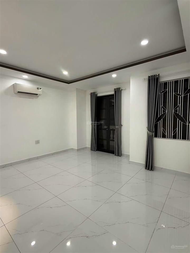 Cho thuê nhà nguyên căn kdc cityland park hills gò vấp  5x20m  1 hầm 4 lầu  giá 40 triệu/tháng