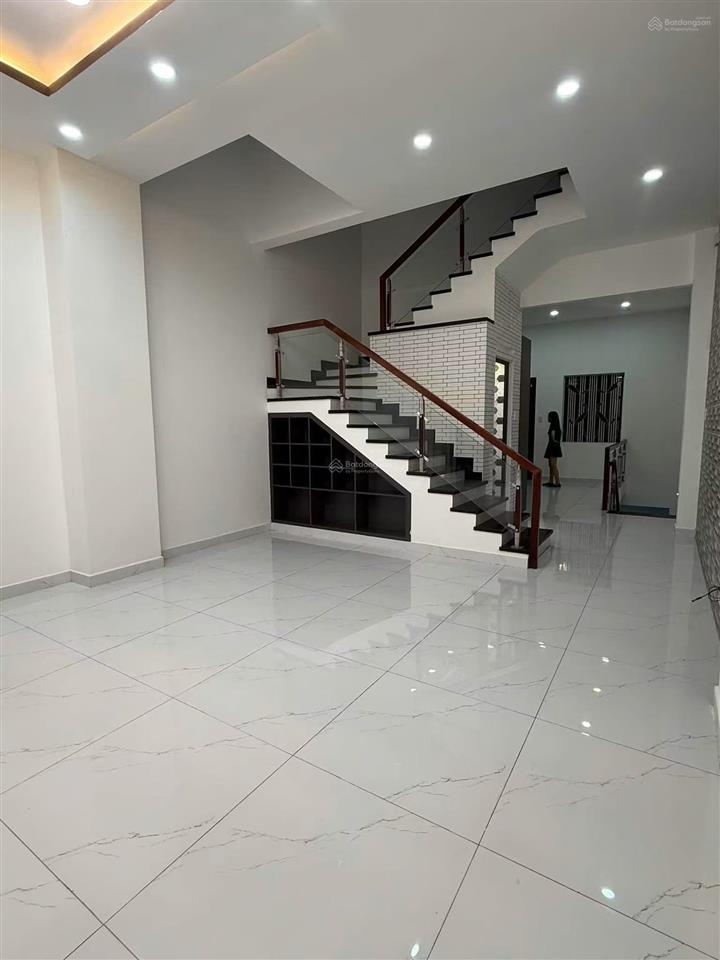 Cho thuê nhà nguyên căn kdc cityland park hills gò vấp  5x20m  1 hầm 4 lầu  giá 40 triệu/tháng