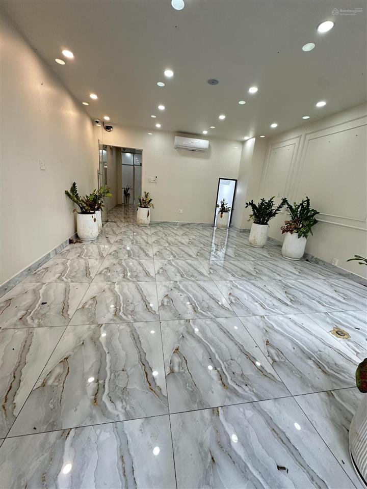 Mặt tiền phan văn trị cityland park hills gò vấp (5x20m  1 trệt 4 lầu) có thang máy  giá 65tr/th