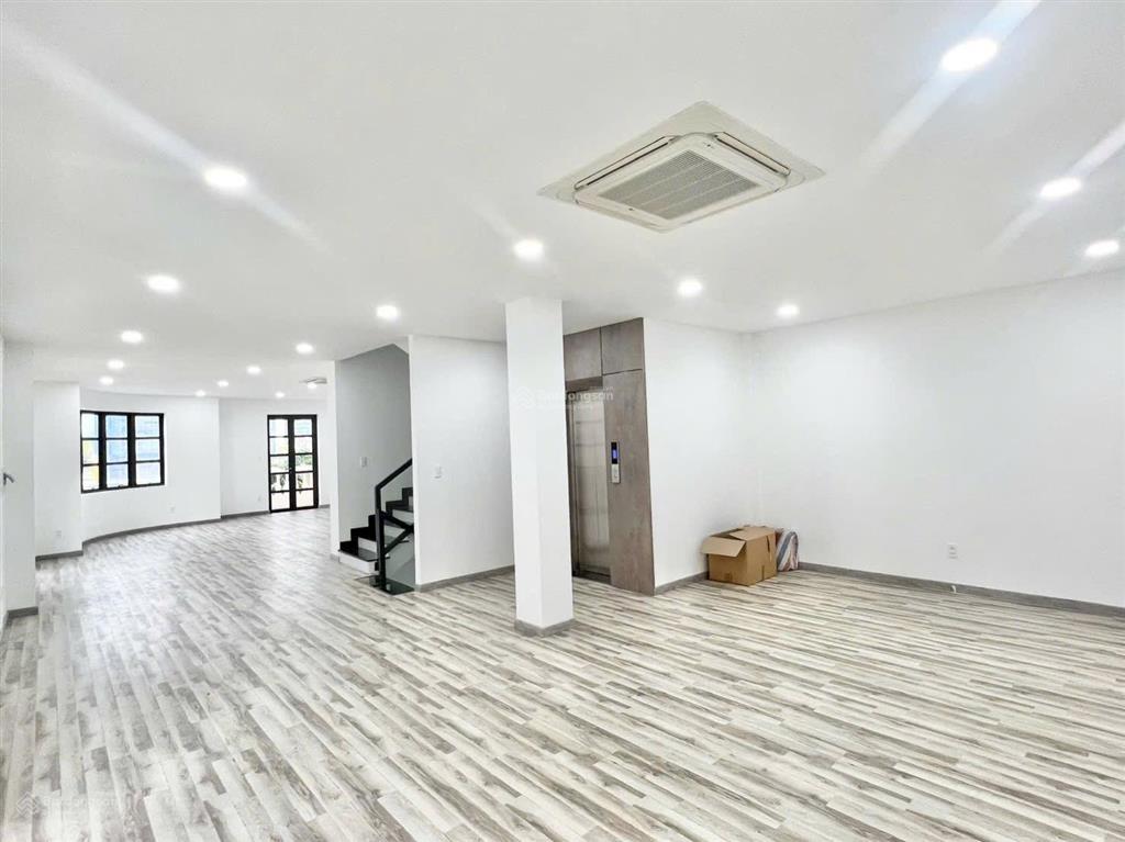 Căn góc 2 mặt tiền nội khu cityland park hills gò vấp(7x20m  1 hầm 4 lầu) có thang máy  máy lạnh
