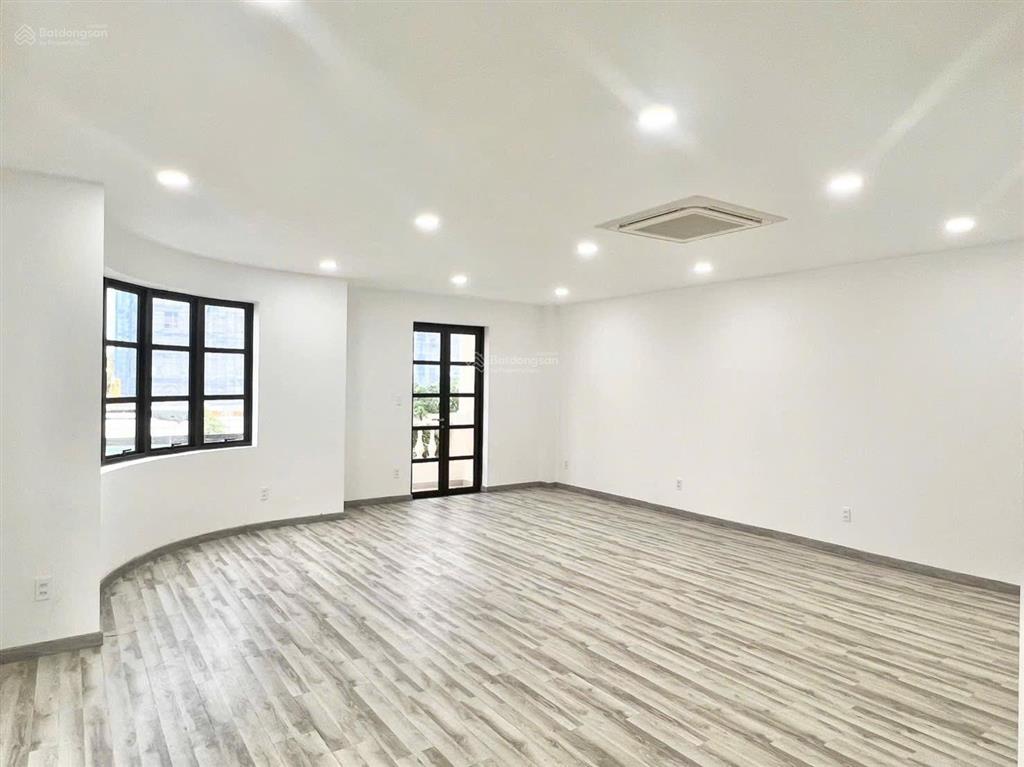 Căn góc 2 mặt tiền nội khu cityland park hills gò vấp(7x20m  1 hầm 4 lầu) có thang máy  máy lạnh