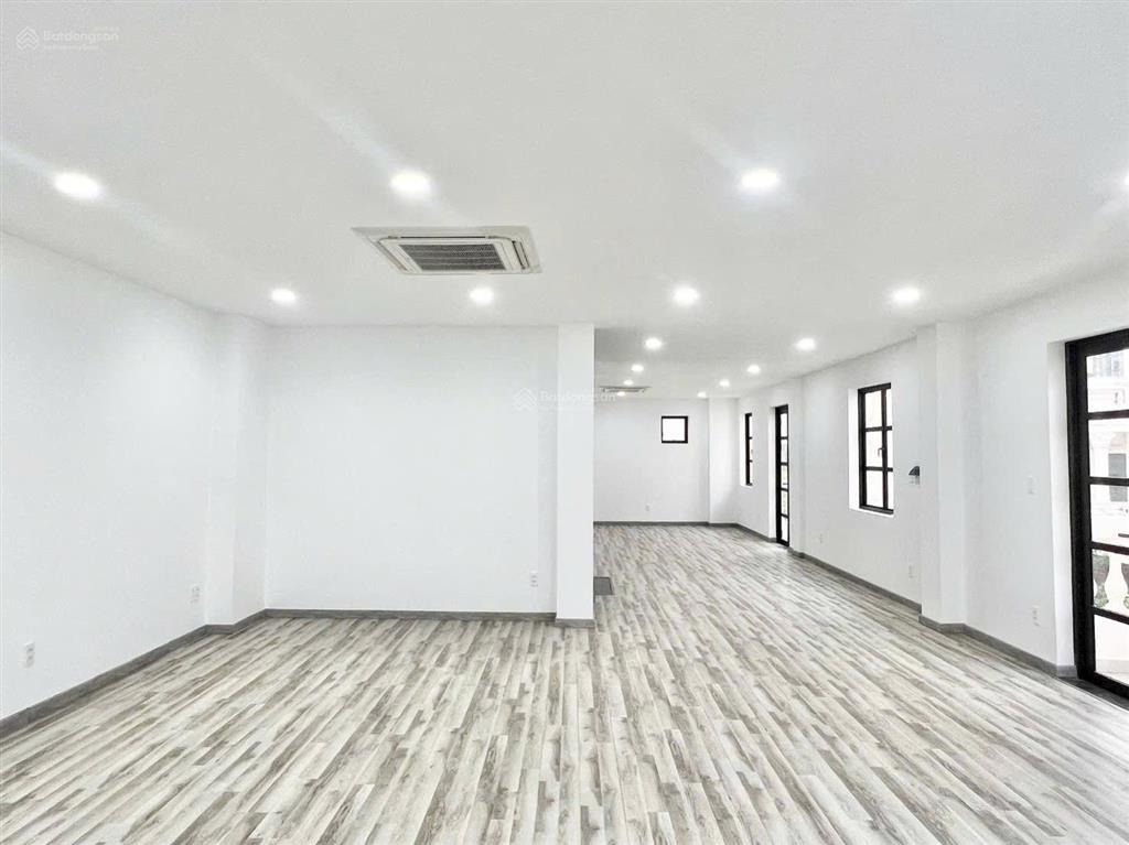 Căn góc 2 mặt tiền nội khu cityland park hills gò vấp(7x20m  1 hầm 4 lầu) có thang máy  máy lạnh
