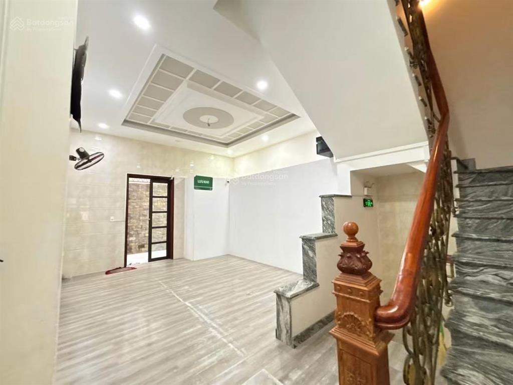 Cho thuê mặt bằng tầng trệt cityland park hills gò vấp, 100m2, có hầm để xe, giá 14 triệu/tháng