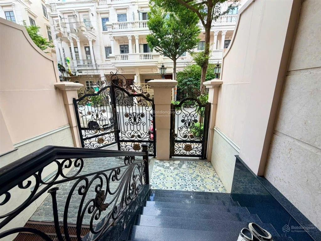 Cho thuê mặt bằng tầng trệt cityland park hills gò vấp, 100m2, có hầm để xe, giá 14 triệu/tháng