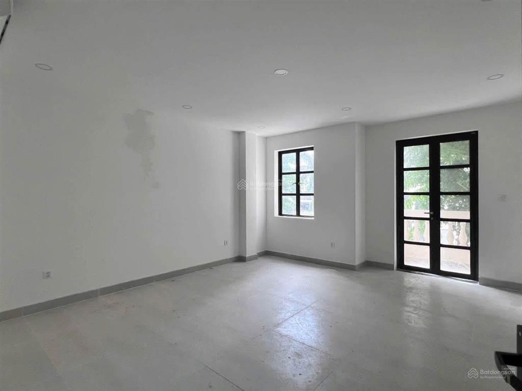Cho thuê nhà phố thương mại cityland gò vấp, hoàn thiện mới 100%, có thang máy, full máy lạnh