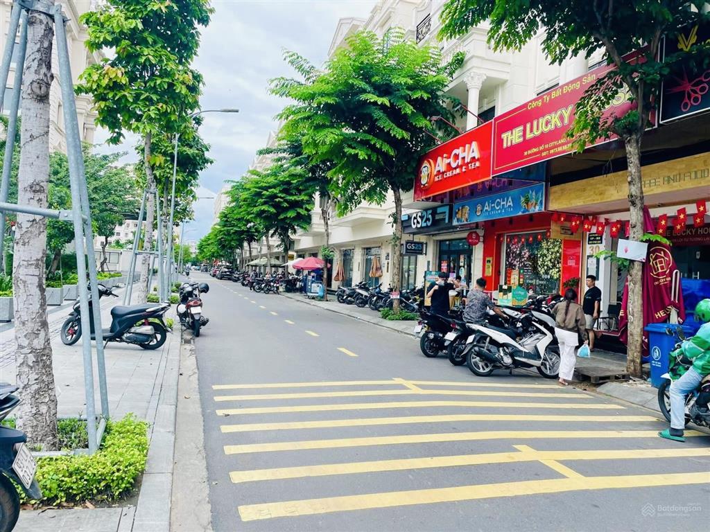 Cho thuê nhà phố thương mại cityland gò vấp, hoàn thiện mới 100%, có thang máy, full máy lạnh