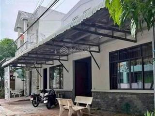 Không người trông coi cần bán dãy trọ đường trương văn bang , bình chánh .shr.giá bán 1 tỷ 650.