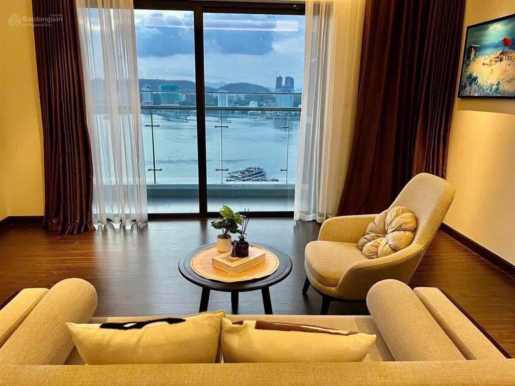 Bán căn sapphire 2 ngủ 2 vệ sinh view chính biển, diện tích 68m2, giá 4,1 tỷ
