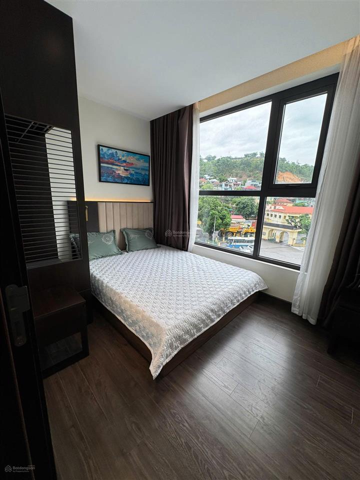 Bán gấp căn 2 ngủ sapphire s2 hạ long siêu đẹp, dt 50m2, giá chỉ 2,280 tỷ