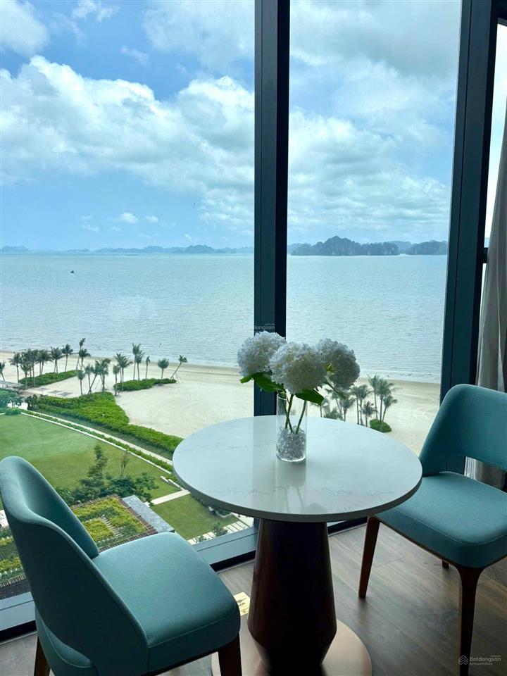Cần bán cắt lỗ siêu đẹp căn hộ alacarte view biển, dt 56,7m2, giá 3,25 tỷ