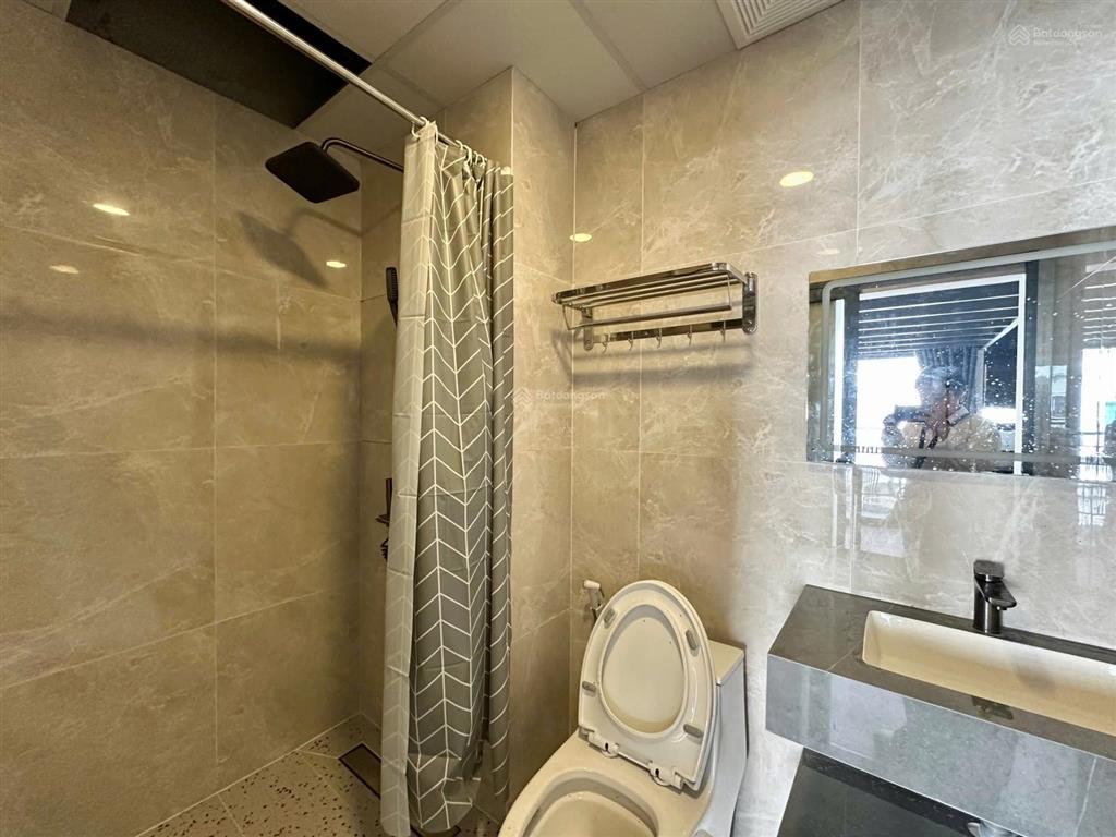 Cho thuê duplex thiết kế tối giản có ban công mới toanh