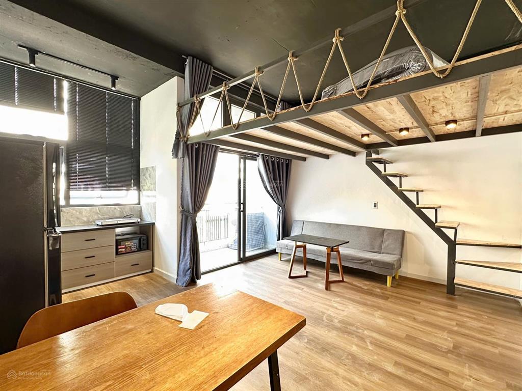 Cho thuê duplex thiết kế tối giản có ban công mới toanh