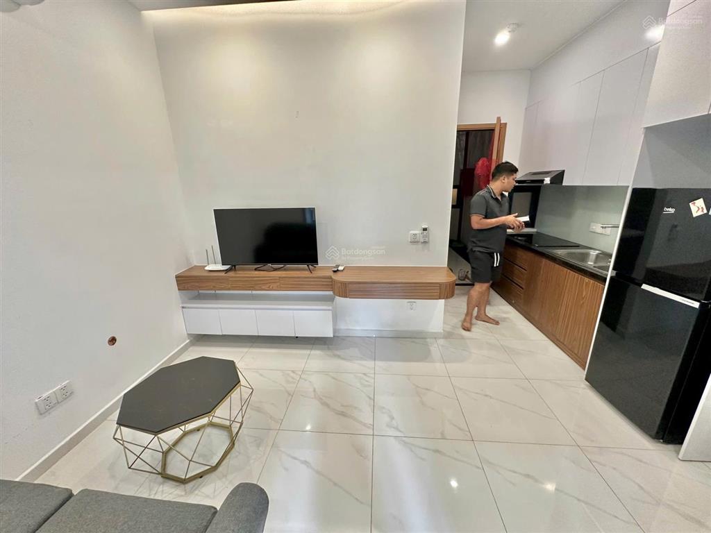 Một phòng ngủ ban công thoáng giữa lòng thảo điền
