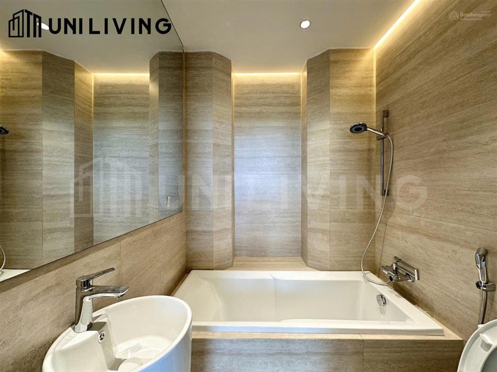Cho thuê căn hộ ban công tách bếp/máy giặt sấy tại phòng