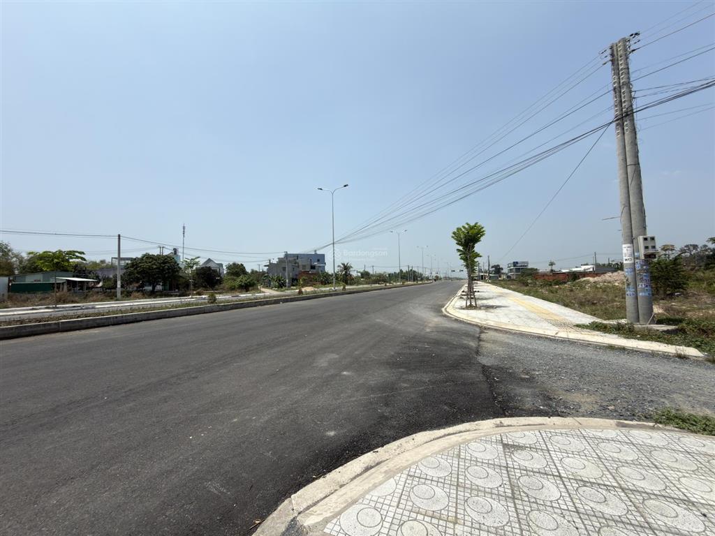 Cho thuê kho, nhà xưởng 600m², 12x35m tại đt 823d, long an, 25 triệu vnd/th, bán 22 triệu vnđ/m2