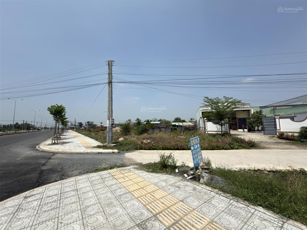 Cho thuê kho, nhà xưởng 600m², 12x35m tại đt 823d, long an, 25 triệu vnd/th, bán 22 triệu vnđ/m2
