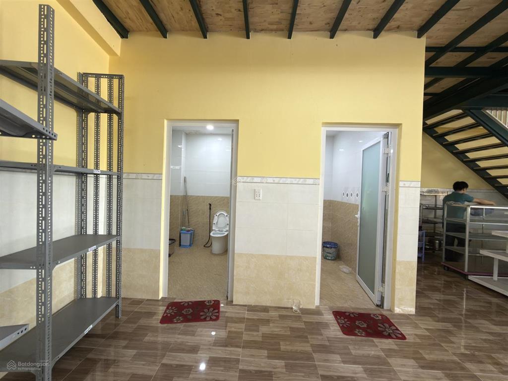 Cho thuê kho, nhà xưởng 600m², 12x35m tại đt 823d, long an, 25 triệu vnd/th, bán 22 triệu vnđ/m2